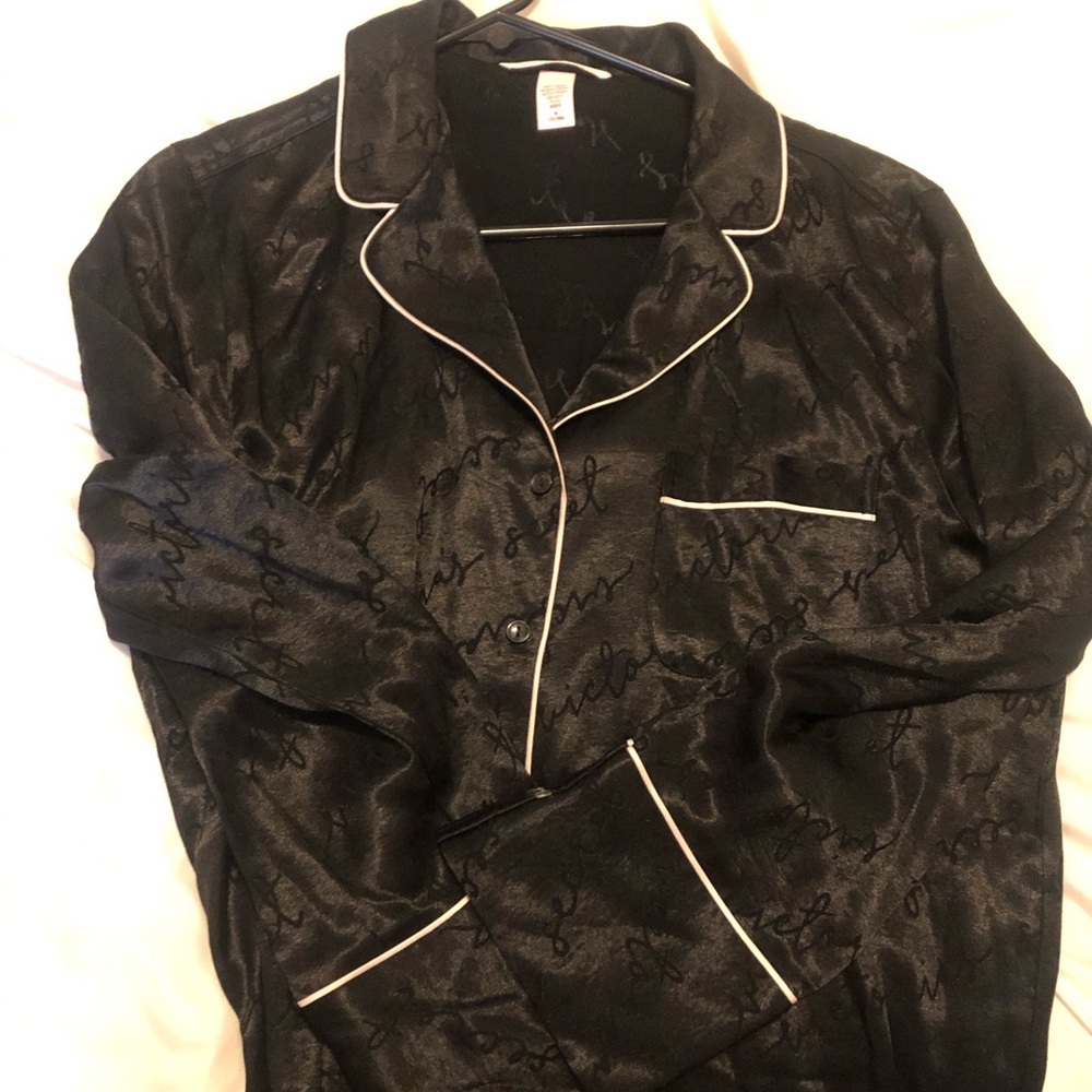 VS Pj shirt & Yoga Pants